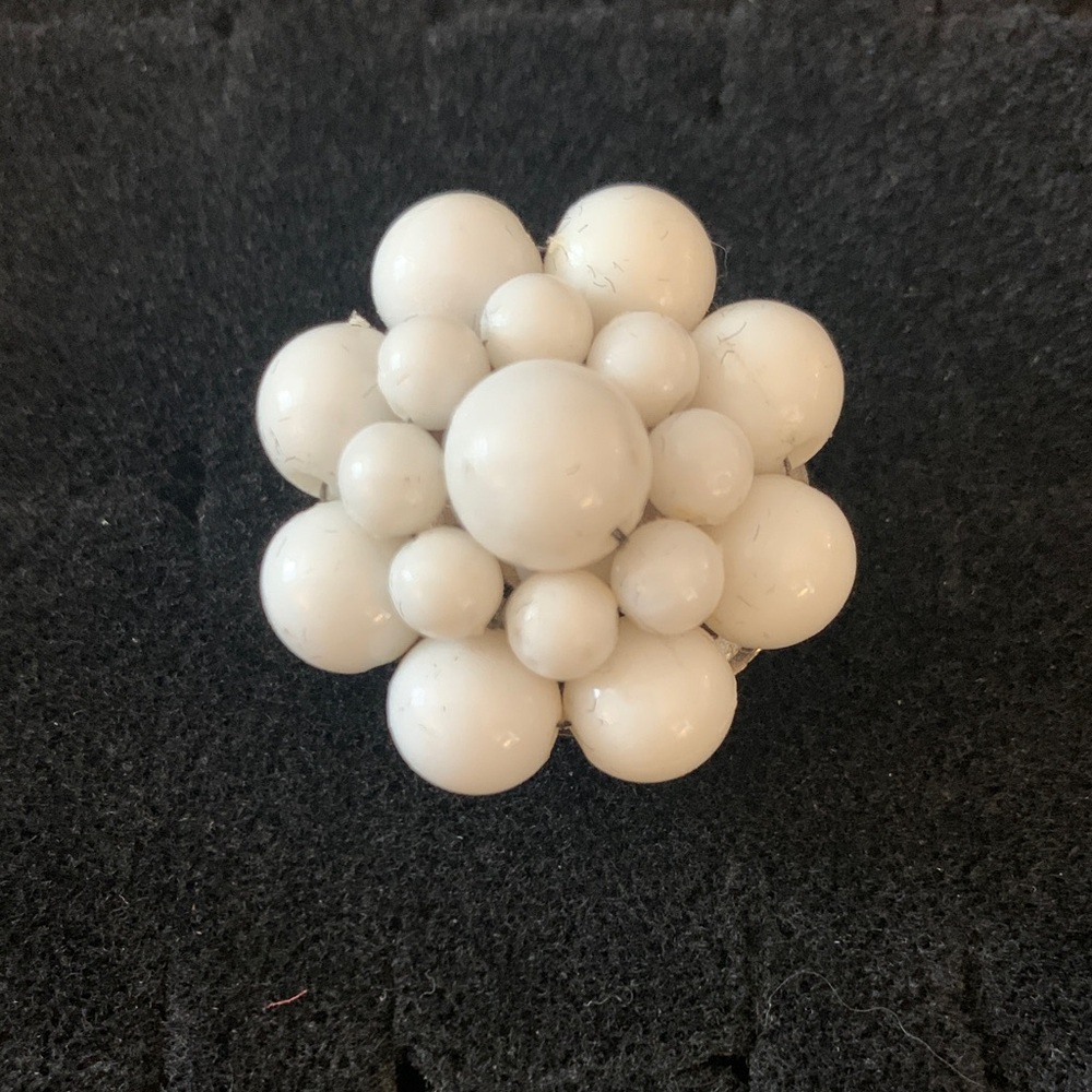 Vintage White Beaded Flower Ring